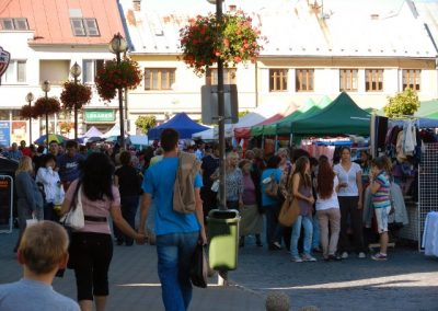 Michalský jarmok - ľudia na jarmoku