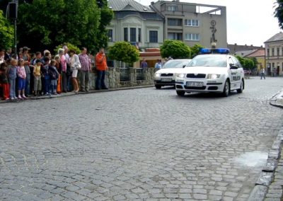 MDD 2011 - ukážka policajného zásahu. Príchod na autách